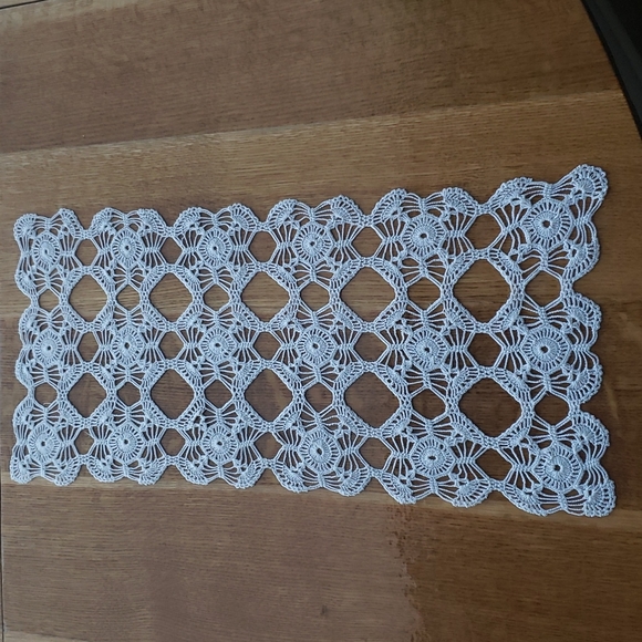 Handmade doili table decor 1 - Picture 1 of 4